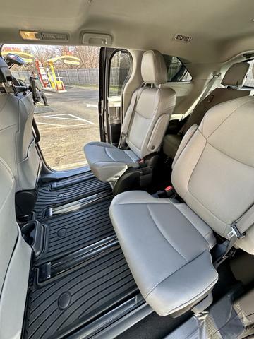 Photo of 2024 Beige Toyota Sienna