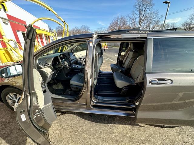 Photo of 2024 Beige Toyota Sienna