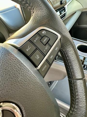 Photo of 2024 Beige Toyota Sienna