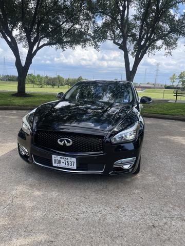 Photo of 2016 Black INFINITI Q70L