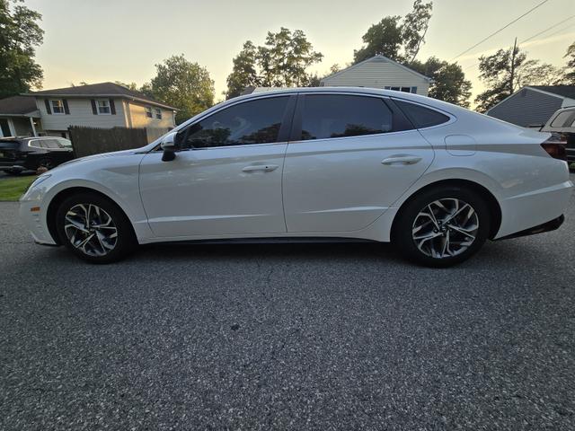 Photo of 2022 White Hyundai SONATA
