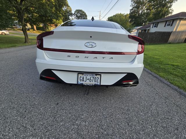 Photo of 2022 White Hyundai SONATA