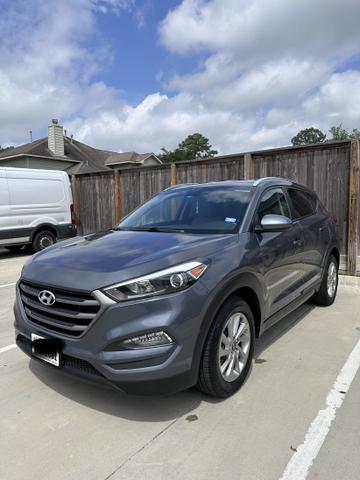 Photo of 2016 Gray Hyundai TUCSON