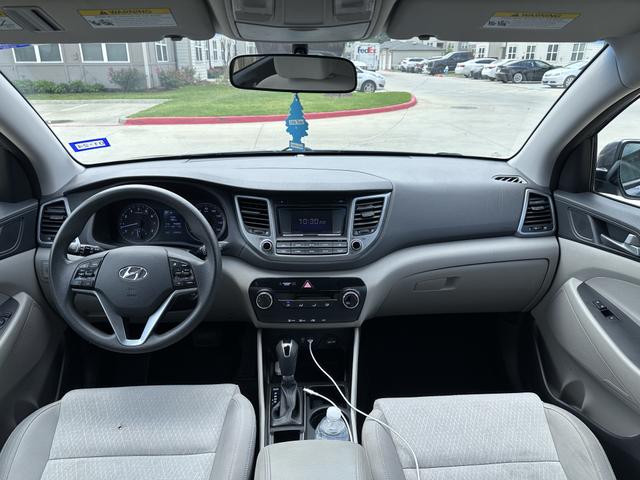 Photo of 2016 Gray Hyundai TUCSON