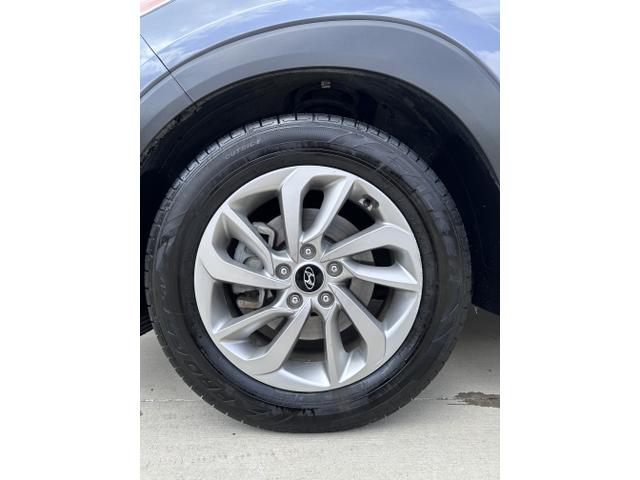 Photo of 2016 Gray Hyundai TUCSON