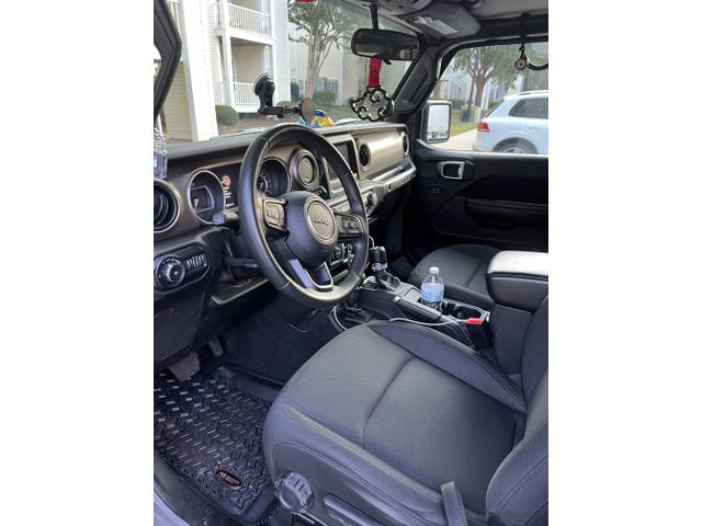 Photo of 2018 Gray Jeep Wrangler Unlimited