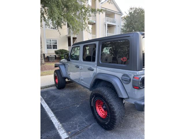 Photo of 2018 Gray Jeep Wrangler Unlimited