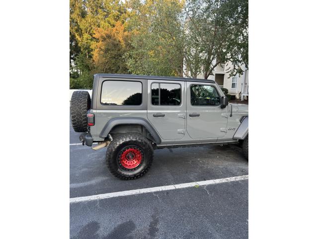 Photo of 2018 Gray Jeep Wrangler Unlimited