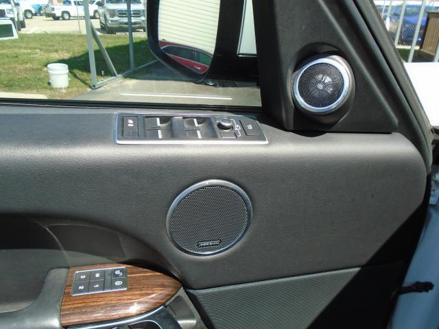 Photo of 2016 White Land Rover Range Rover