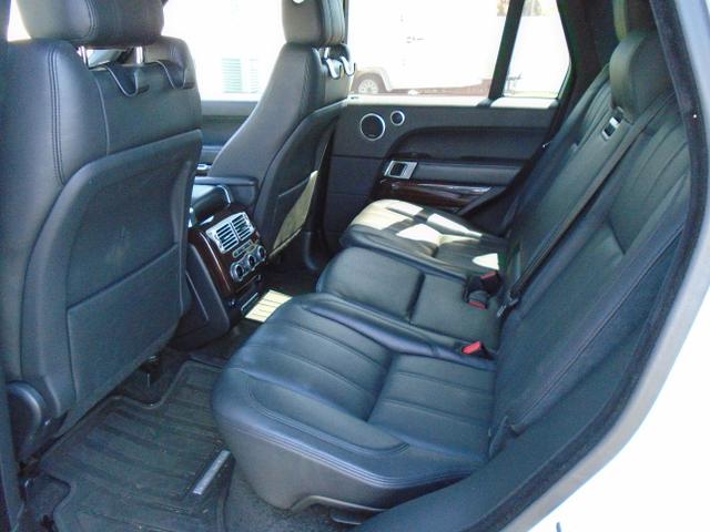 Photo of 2016 White Land Rover Range Rover