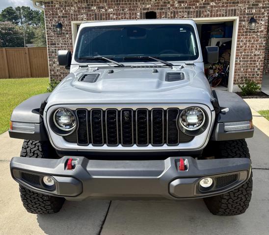 Photo of 2024 Silver Jeep Wrangler