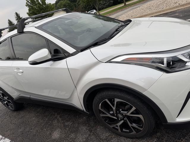 Photo of 2018 White Toyota C-HR
