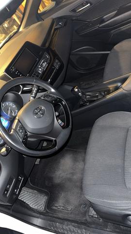 Photo of 2018 White Toyota C-HR