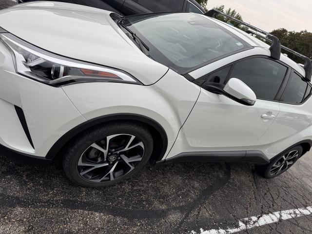 Photo of 2018 White Toyota C-HR
