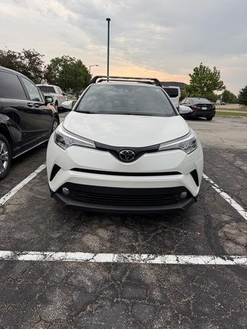 Photo of 2018 White Toyota C-HR