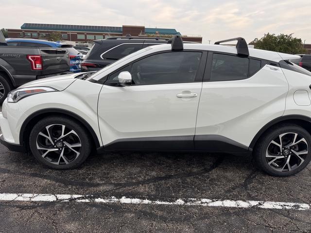 Photo of 2018 White Toyota C-HR