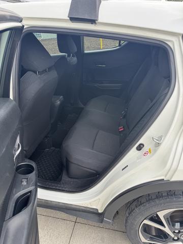 Photo of 2018 White Toyota C-HR