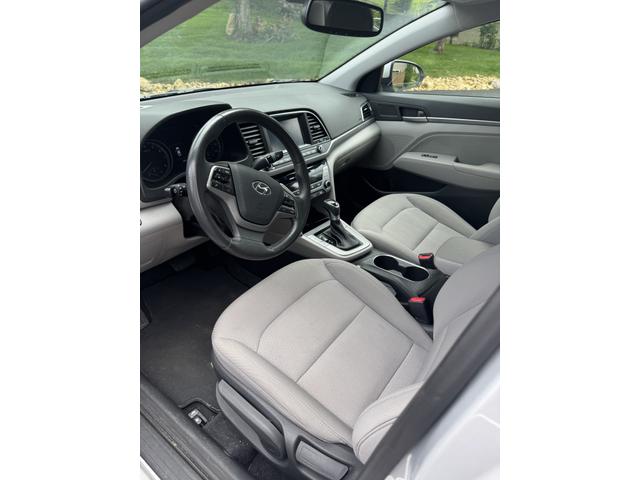 Photo of 2018 Silver Hyundai ELANTRA