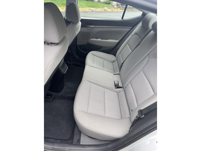 Photo of 2018 Silver Hyundai ELANTRA