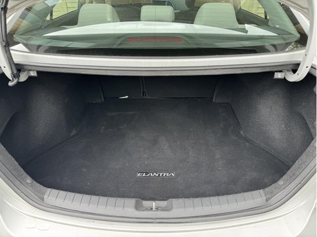 Photo of 2018 Silver Hyundai ELANTRA