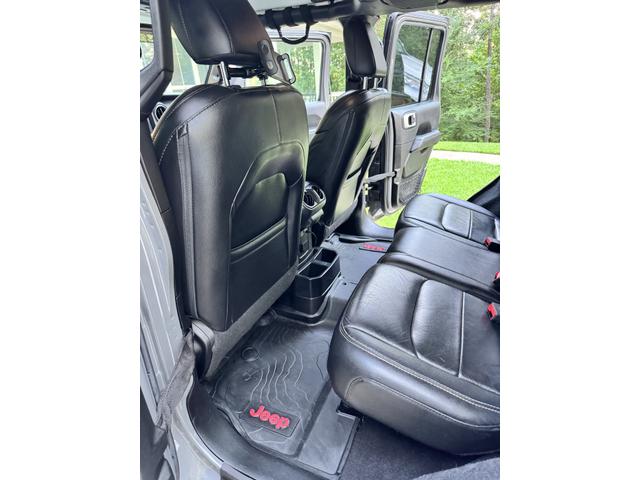 Photo of 2018 Gray Jeep Wrangler Unlimited