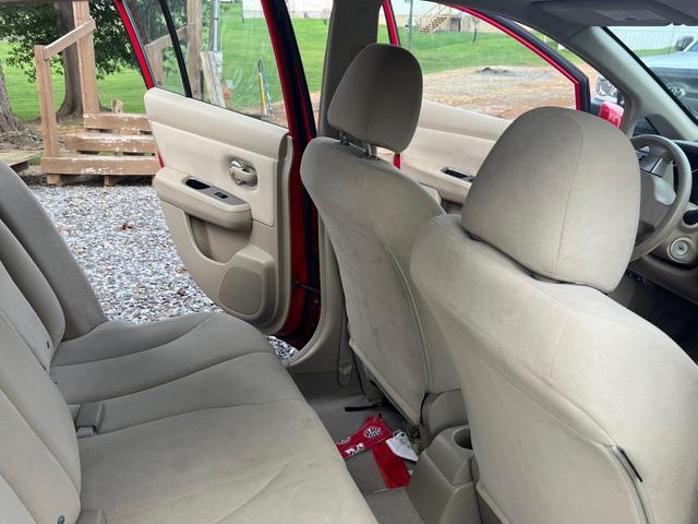 Photo of 2007 Red Nissan Versa