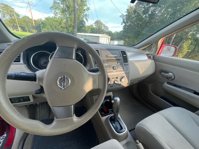 Photo of 2007 Red Nissan Versa