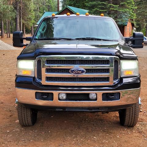 Photo of 2005 Black Ford F-350