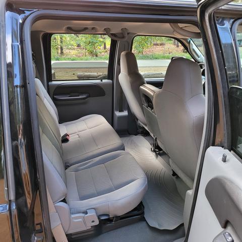 Photo of 2005 Black Ford F-350