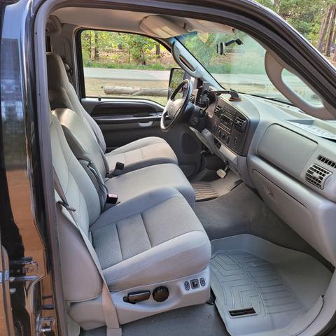Photo of 2005 Black Ford F-350