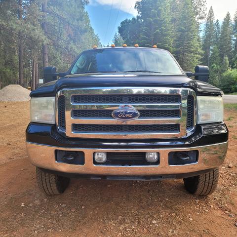 Photo of 2005 Black Ford F-350