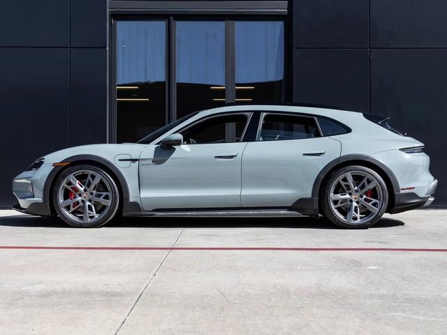 Photo of 2025 Green Porsche Taycan
