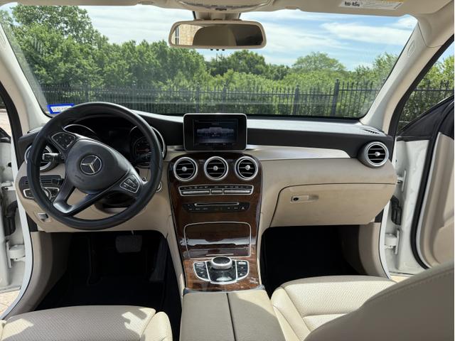 Photo of 2018 White Mercedes-Benz GLC 300