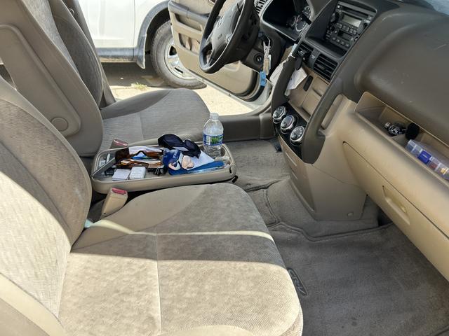 Photo of 2006 White Honda CR-V