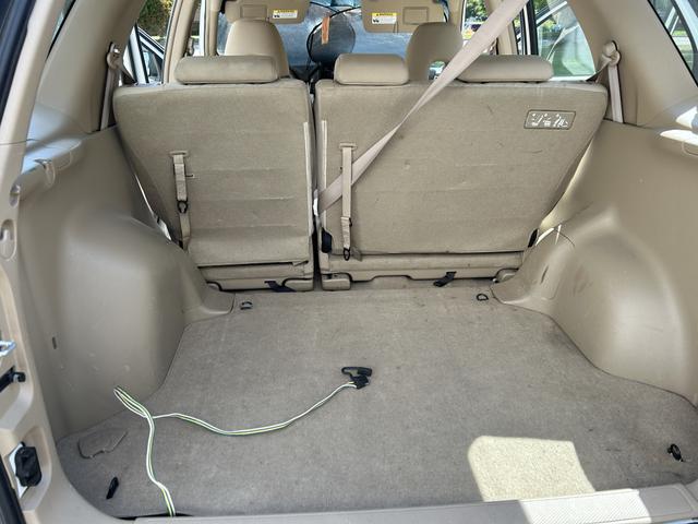 Photo of 2006 White Honda CR-V