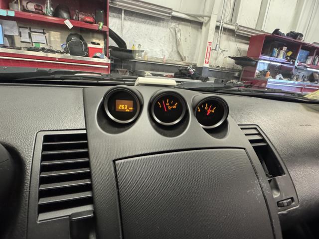 Photo of 2005 Black Nissan 350Z