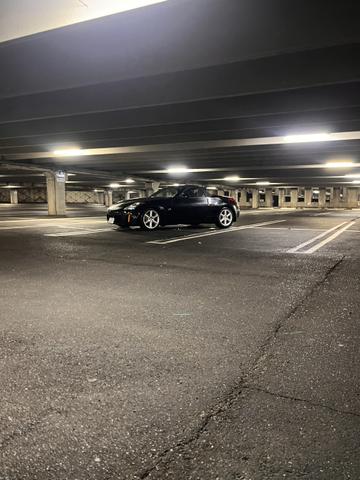 Photo of 2005 Black Nissan 350Z