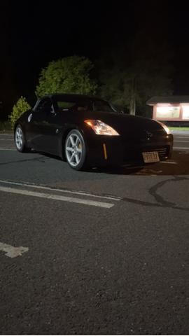 Photo of 2005 Black Nissan 350Z