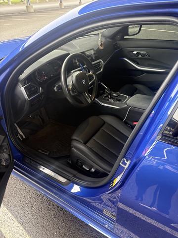 Photo of 2020 Blue BMW 330