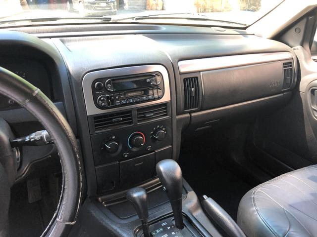 Photo of 2002 Black Jeep Grand Cherokee
