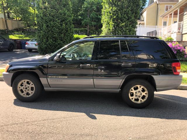 Photo of 2002 Black Jeep Grand Cherokee