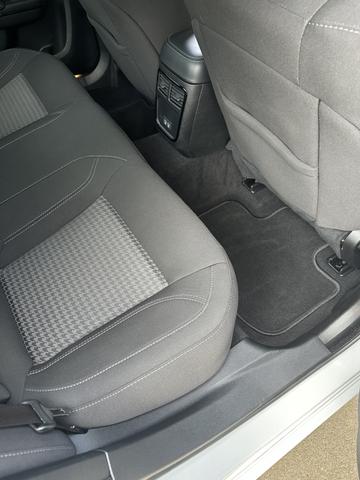 Photo of 2023 White Dodge Charger