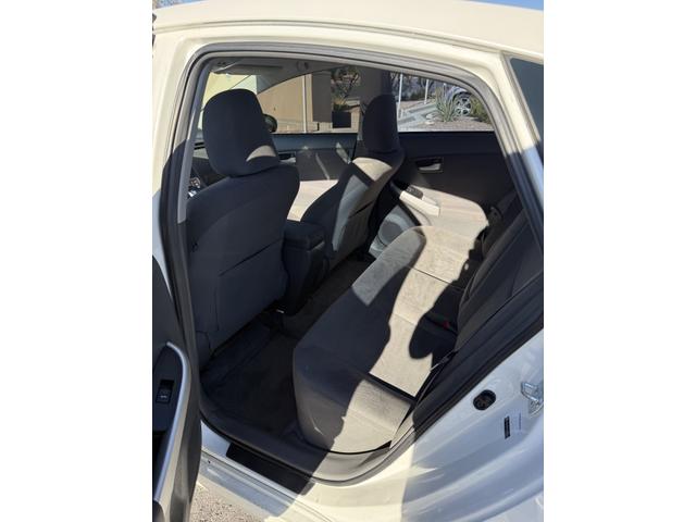 Photo of 2011 White Toyota Prius