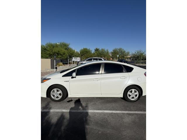 Photo of 2011 White Toyota Prius