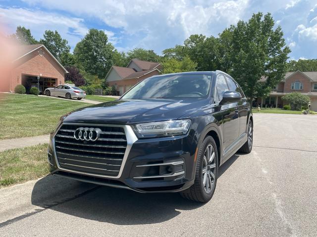 Photo of 2017 Blue Audi Q7