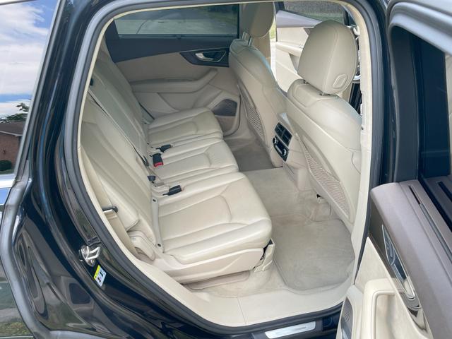 Photo of 2017 Blue Audi Q7