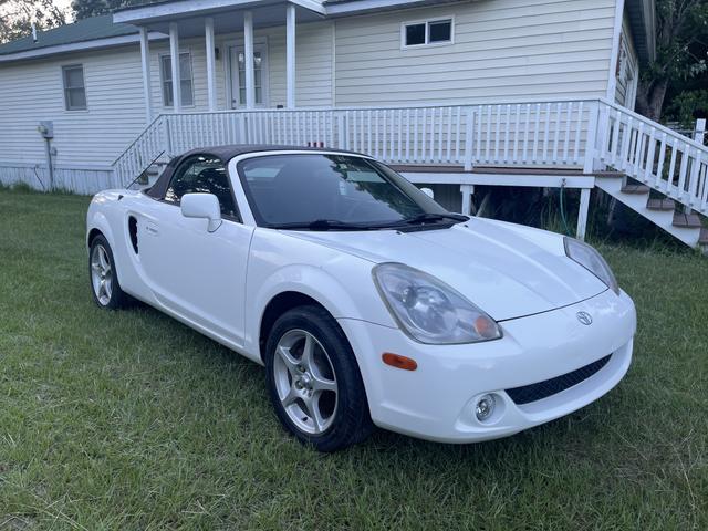 Photo of 2004 White Toyota MR2