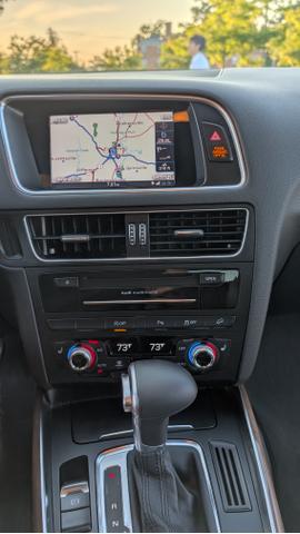 Photo of 2015 Black Audi Q5