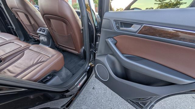 Photo of 2015 Black Audi Q5