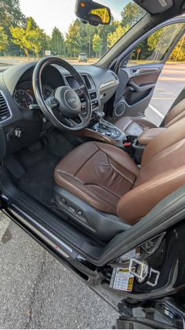 Photo of 2015 Black Audi Q5